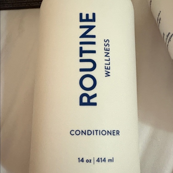 Routine Wellness Anti-Thinning Conditioner - Picture 14 of 14